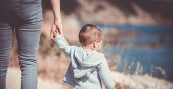 בימ"ש מחוזי קיבל ערעור ואימא לפעוט לא תחויב להתגורר ליד אביו