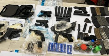 80 אקדחים וארבעה קרלו נתפסו במבצע ארצי נגד "מחוללי-פשיעה" בחברה הערבית