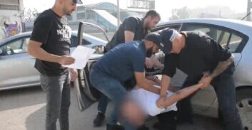 מוכרים למשטרה נעצרו בתום מעקב בחשד להחזקת 130 מנות קוקאין והרואין