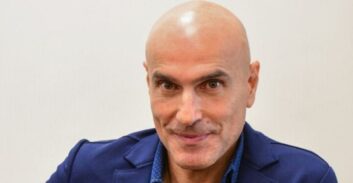 בית המשפט קיבל את העתירה של אפי נוה, שלא ייפסל בגלל חתימות