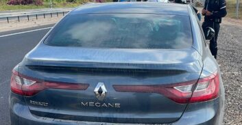 שוטרים עיכבו נהג על שימוש בטלפון נייד וגילו שהוא נוהג בפסילה