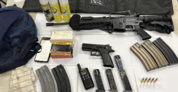 אישום: נתפס בבית ברהט עם כלי נשק ותחמושת רבה