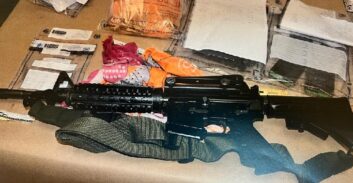 העונש לצעיר עם מאסר על תנאי שהחזיק רובה M16