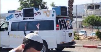 דיווח מצלמון: דיון בעתירת בנו של "אבי האסירים" והפגנה מול הכלא