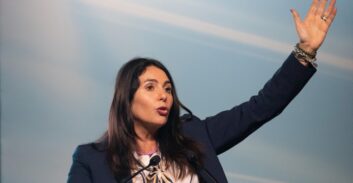 שרת התחבורה רגב מעכבת את תוכנית המטרו בגוש דן