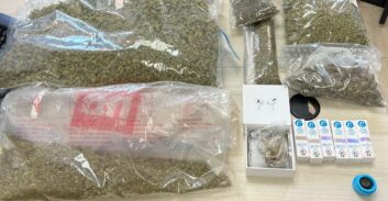 1.6 ק"ג קנביס, פטריות הזיה ובקבוקוני חשיש נתפסו בחיפוש בבית באור-עקיבא