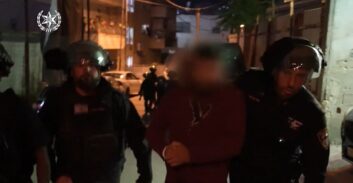 חמישה מעיסאוויה חשודים בכ-100 גניבות מעשרות סניפים של רשת פארם מוכרת