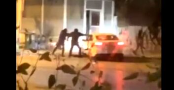 סרטון קשה מתעד רצח מטווח קרוב סמוך לבניין עיריית קלנסווה