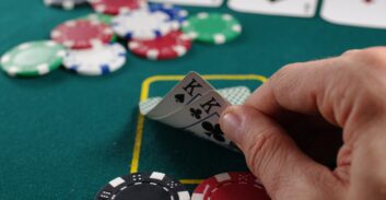 עשרת הדברות שאתם חייבים ליישם שאתם יושבים לשחק פוקר אונליין