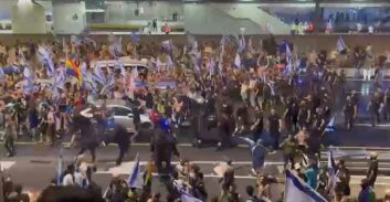 עורכי הדין במערך ייצוג המפגינים: "המשטרה פוגעת בעבודת הסנגורים ומפרה חוק"