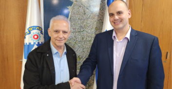 בת ים: אלי יריב וצביקה ברוט נגד שלומי לחיאני והסיבוב השני