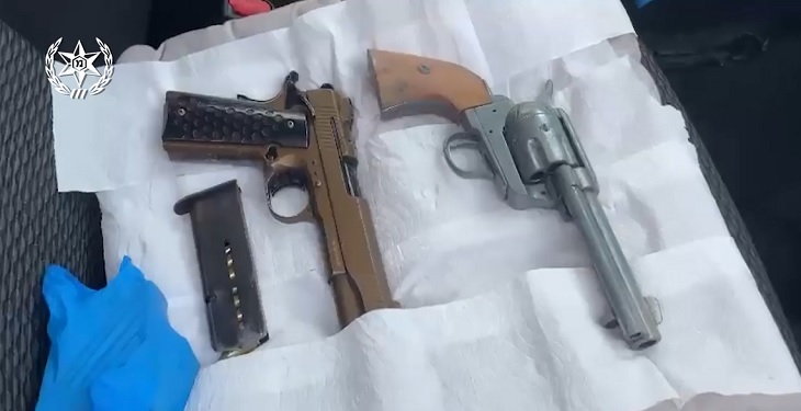 אקדחים מחסנית לוד