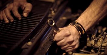 אישום: מוסכניק ששכפל מפתח של הרכב גנב אותו ונעצר בתום מרדף