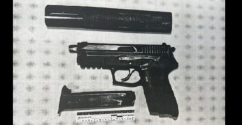 הודאה בתיק החזקת אקדח ומשתיק-קול לא הספיקה למעצר עד תום ההליכים