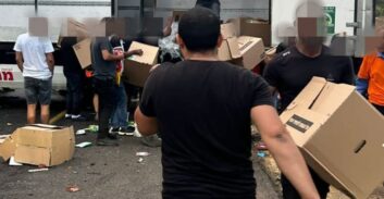 חשד: בזזו סחורה ממשאית שהיתה מעורבות בתאונת דרכים בכביש 6