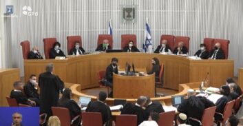 לשכת עוה"ד לבג"ץ: "הגבלת בתי המשפט ושומרי-הסף – סוף לדמוקרטיה"