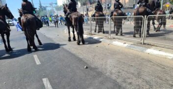 הפגנת האריתריאים: תקיפות שוטרים חריגות הובילו לירי ברגלי המפגינים