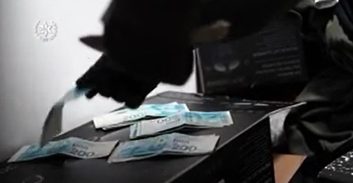 טעות בזיהוי? נאשם במכירת קוקאין לסוכן היה בחו"ל בזמן העסקה