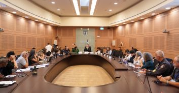 דיון בכנסת: מחסור בהסעות ובחדרי אירוח נגישים לאנשים עם מוגבלות