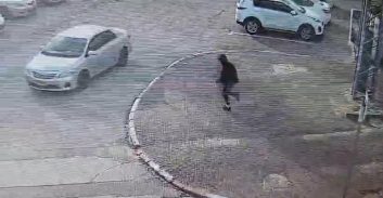 הצהרת תובע: שני קטינים רצחו אישה בהריון בשליחות אביה