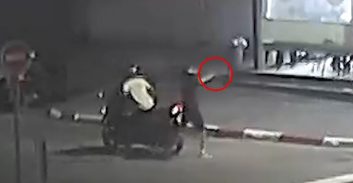 תיעוד: שני צעירים מראשל"צ נאשמים בניסיון רצח של עבריין מוכר באור-יהודה