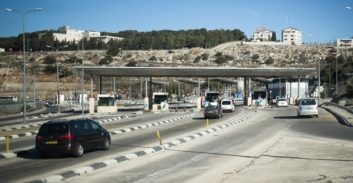 בן 71 מירושלים חשוד בעבירות מין בקטינה בת 13