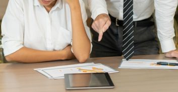 מנהל ביה"ס זוכה מביצוע מעשים מגונים במזכירה: "הסברי המתלוננת חסרי היגיון"