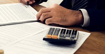 עו"ד מהצפון נאשם בזיוף צוואות, צווי ירושה והשתלטות על קרקעות