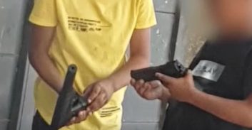 ראיות נסיבתיות לא הספיקו למעצר עד תום-ההליכים של נאשם בעבירות נשק