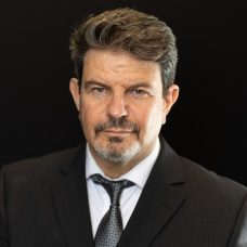 עו"ד גיא פלנטר