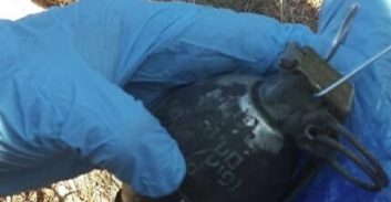 דימונה: מוכרים למשטרה נעצרו בחשד להשלכת רימון רסס על בית