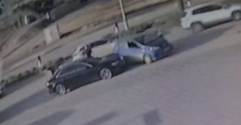 צפו בתקיפה אלימה על הכביש: תקף נהג עם מקל ונשפט לעבודות-שירות