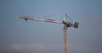 קבלן מנופאים ושותפיו ממזרח ירושלים נאשמים בהלבנת הון בעשרות מיליוני שקלים