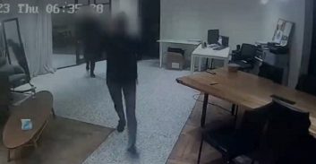 תיעוד: פרצו למשרדים בתל אביב וגנבו שבע כספות עם אלפי שקלים