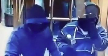 אישום: חטפו מנהל חנות תכשיטים ושדדו סחורה בשווי שלושה מיליון שקל