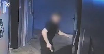 כתב אישום: מפגש החברים במגדלי הצעירים בתל אביב הסתיים בארבע יריות