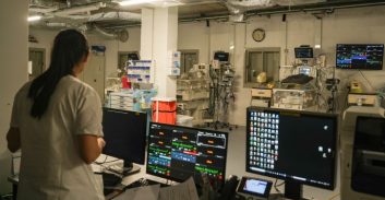 אחים משייח דנון נאשמים בתקיפת מאבטח בית החולים בנהריה וגניבת נשקו