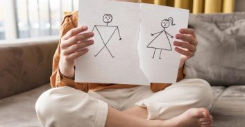 הילדות הוצאו ממשמורת הוריהם בעקבות מאבק גירושין