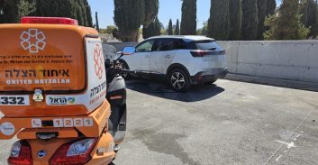 חשד לרצח: גבר ירוי אותר ברכב סמוך לבית העלמין בראשון לציון