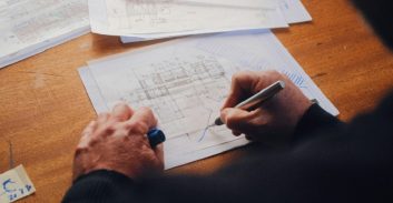 ועדת האתיקה במשרד העבודה התלתה רישיון של אדריכל נוף לשלוש שנים