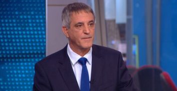 עו"ד אבי חימי תובע תשעה מיליון שקל מהילה יחזקאל ואיילה חסון