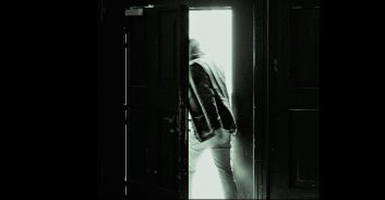 בימ"ש מחוזי ביטל מאסר של שנתיים לפורץ-סדרתי בן 62 שעבר שיקום