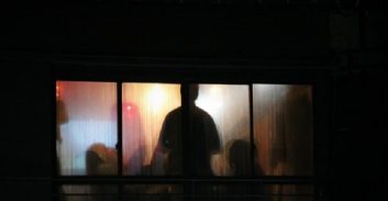 הסדר טיעון לתושב טמרה שאיים על אשתו וגרם נזק לביתם