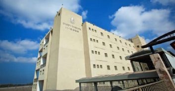 אסיר נדקר במהלך קטטה בכלא רימונים