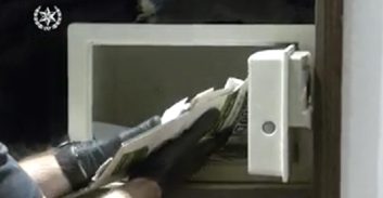 מאבטח במלון חשוד בגניבת עשרות אלפי שקלים מחדרי מפונים