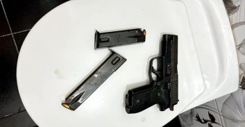 ג'דיידה-מכר: מספר חשודים בהחזקת אקדח בדירה שבה נתפסו שב"חים