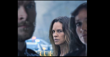 אימא עיתונאית והבן שנרצח במגפת האופיואידים שתוקפת את אמריקה