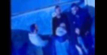 אישום: שלושה מלוד תקפו מכר שלהם באכזריות עם חפץ דמוי אקדח