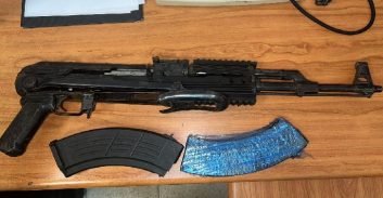 הסדר טיעון לשלושה מעורבים בעסקה למכירת קלצ'ניקוב ב-25 אלף שקל