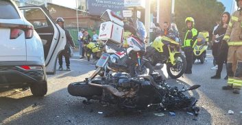 אישום: נהגת מפתח תקווה נסעה באור אדום והרגה רוכב אופנוע